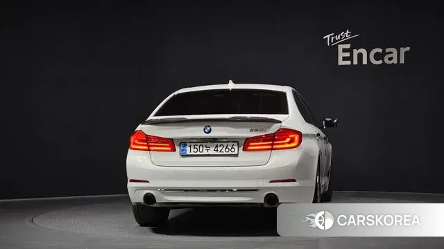 BMW 5 Series (G30) id 3778612 из Кореи 14