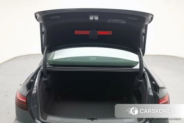 Audi A4L id 4273015 из Китая 18