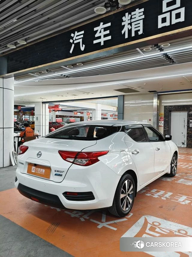 Nissan Bluebird 2021 Белый из Китая, фото 4