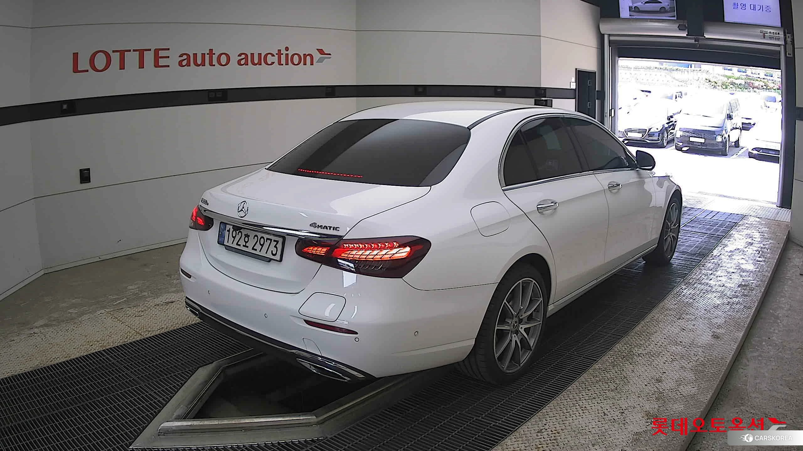 Mercedes-Benz Mercedes-Benz E300 e 4MATIC id 4289668 из Кореи 32