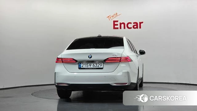 BMW 5 Series (G60) id 4743957 из Кореи 33