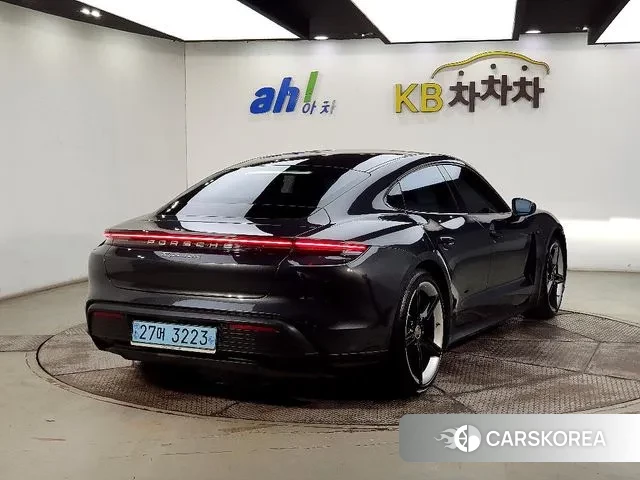 Porsche Taycan id 3328931 из Кореи 14