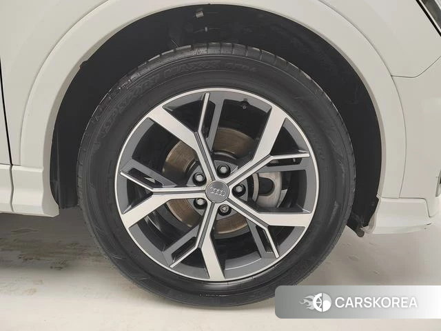 Audi Q3 Sportback id 4210450 из Китая 10
