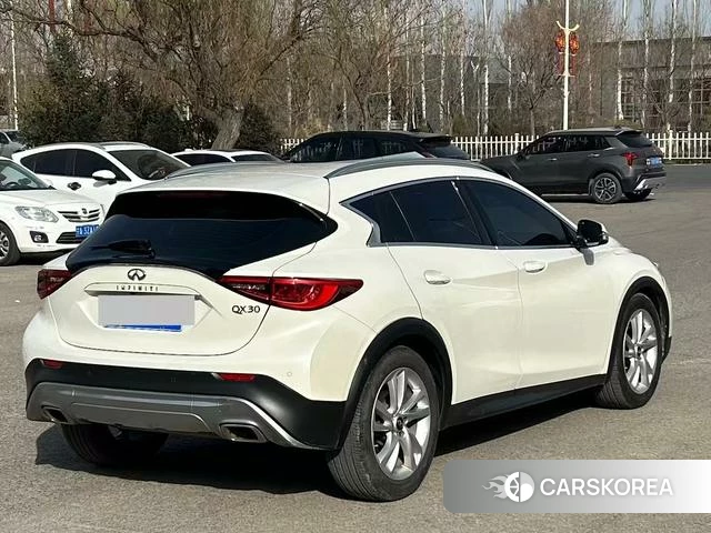 Infiniti QX30 2018 Белый из Китая, фото 4