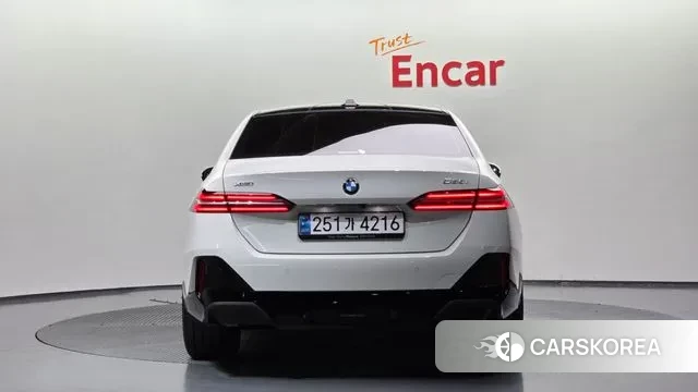 BMW 5 Series (G60) id 3036302 из Кореи 14