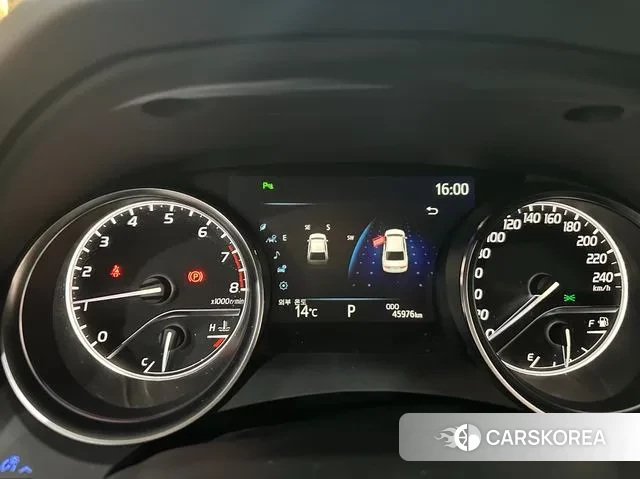 Toyota Camry (XV70) 2021 Серебристо-серый из Кореи, фото 4