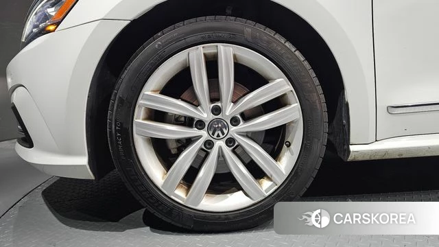 Volkswagen The New Passat id 4849963 из Кореи 29
