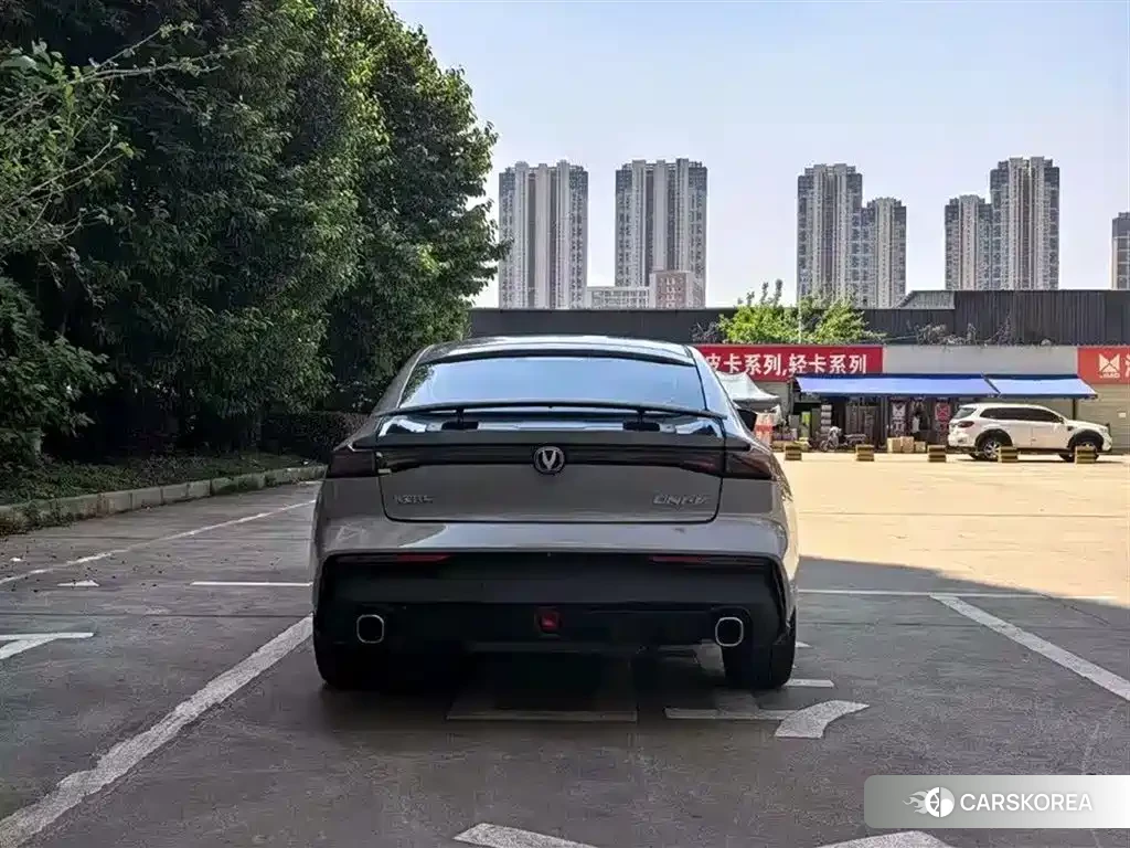 Chang'an Changan UNI-V 2022 Silver/gray из Китая, фото 4