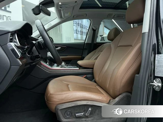 Audi Q7 2021 Черный из Китая, фото 6