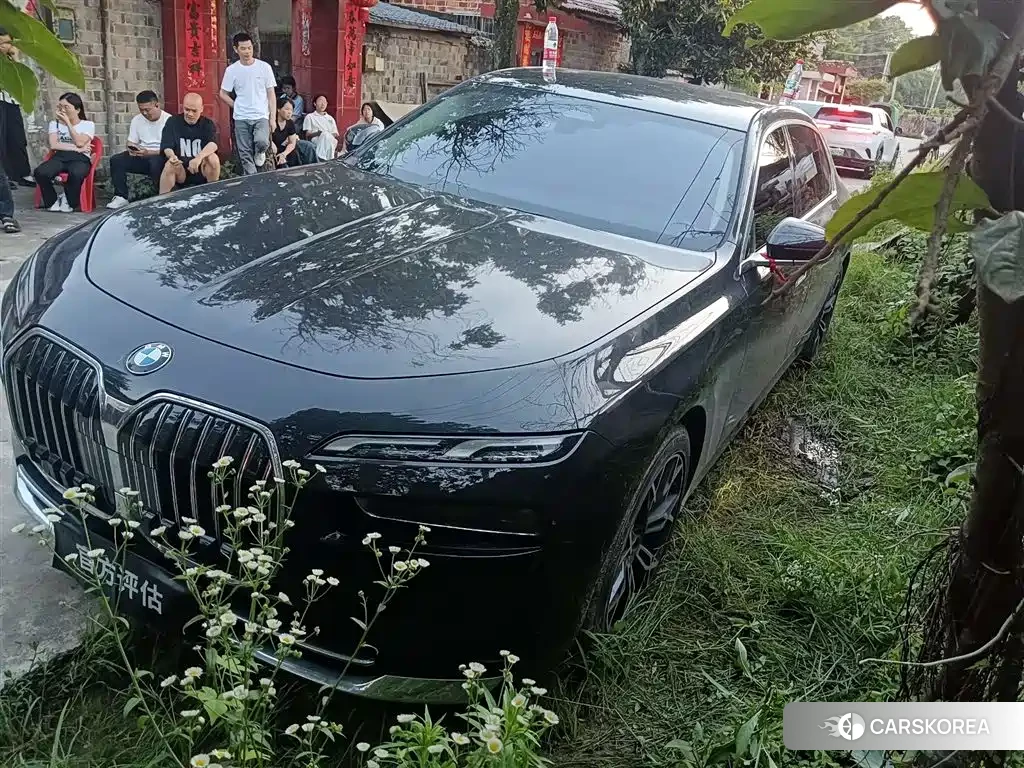 BMW 7 series 2023 Черный из Китая, фото 4