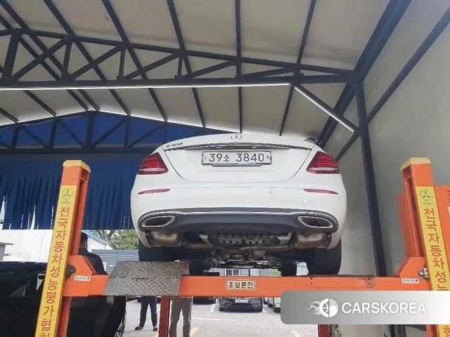 Mercedes-Benz E-Class W213 2018 Белый из Кореи, фото 4