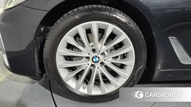 BMW 5 Series (G30) id 3787698 из Кореи 14