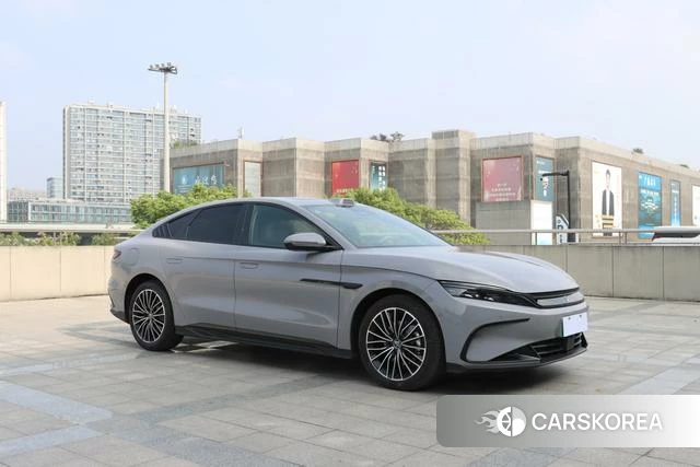 BYD Han DM 2025 Темно-серый из Китая, фото 4