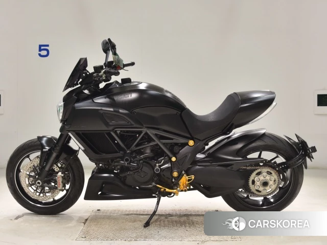Проданный Ducati DIAVEL DARK 2015 из Японии, фото 2