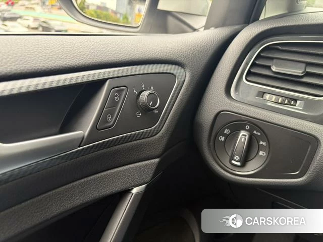 Volkswagen Golf id 4212634 из Китая 12