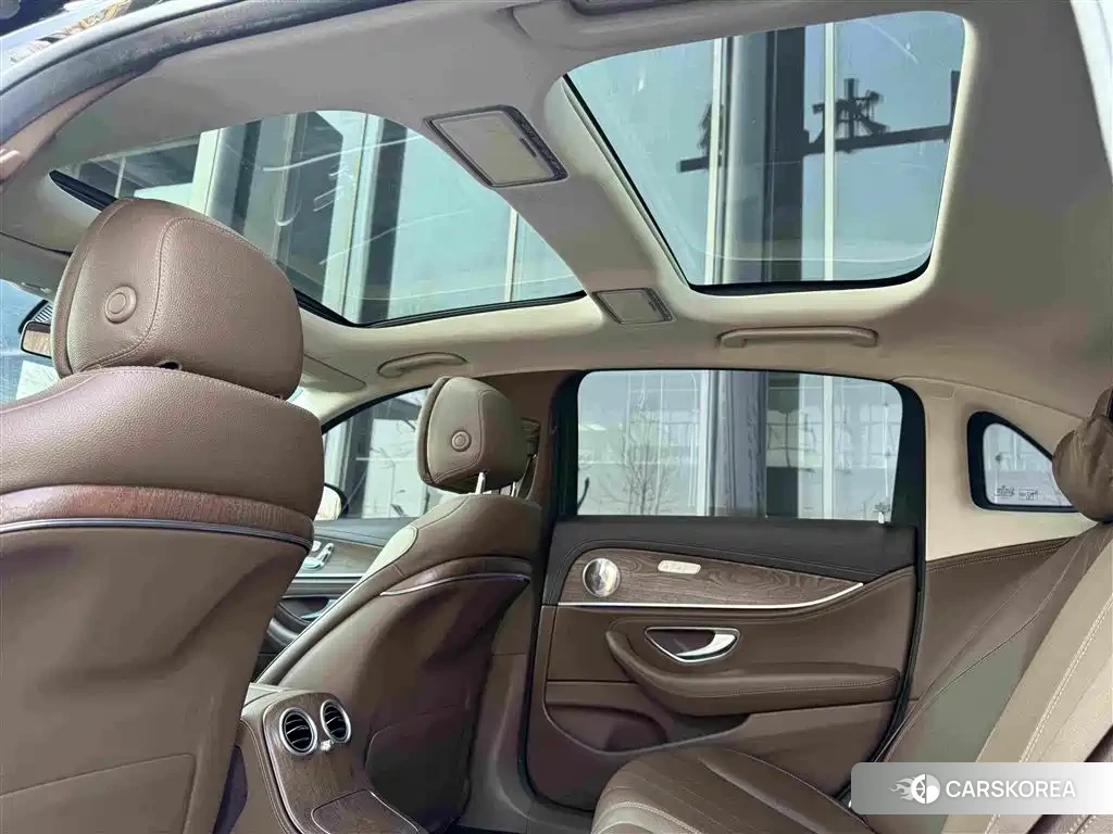 Mercedes-Benz E-Class id 4644411 из Китая 12