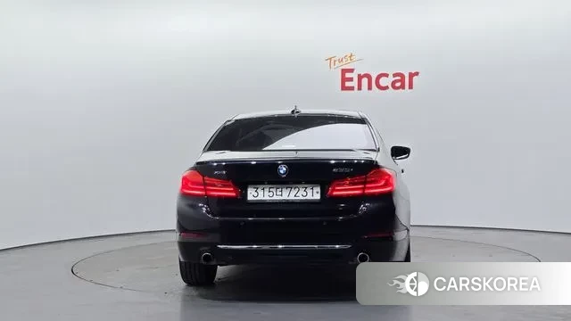 BMW 5 Series (G30) id 3698215 из Кореи 14