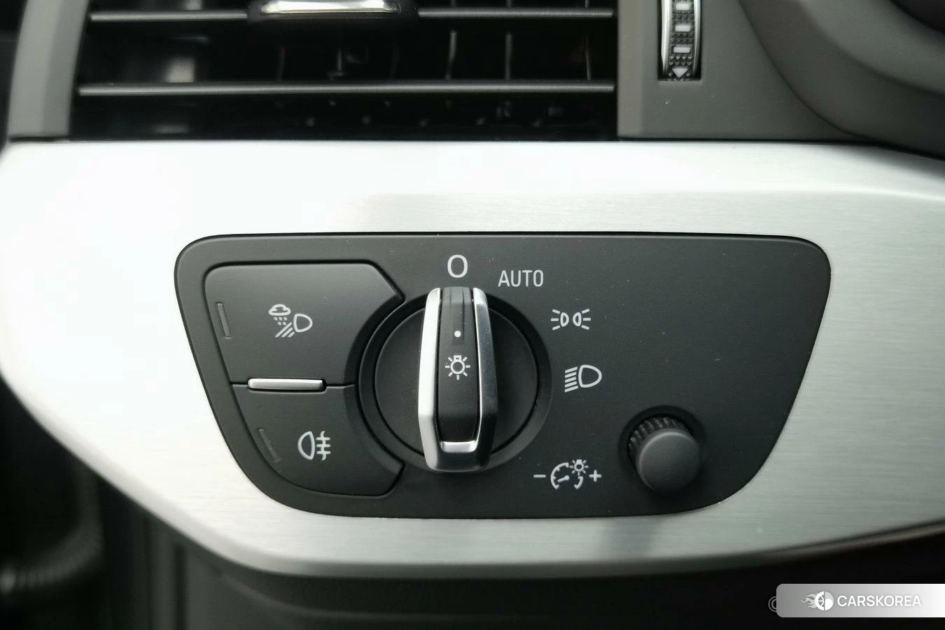Audi A4L id 4512805 из Китая 18