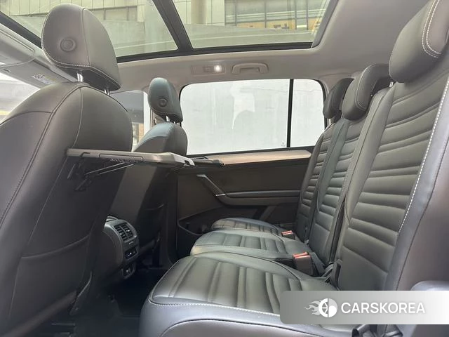 Volkswagen Touran L id 4255891 из Китая 7