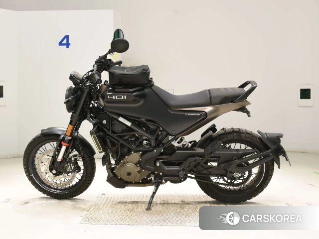 Husqvarna SVARTPILEN 401 2022 из Японии
