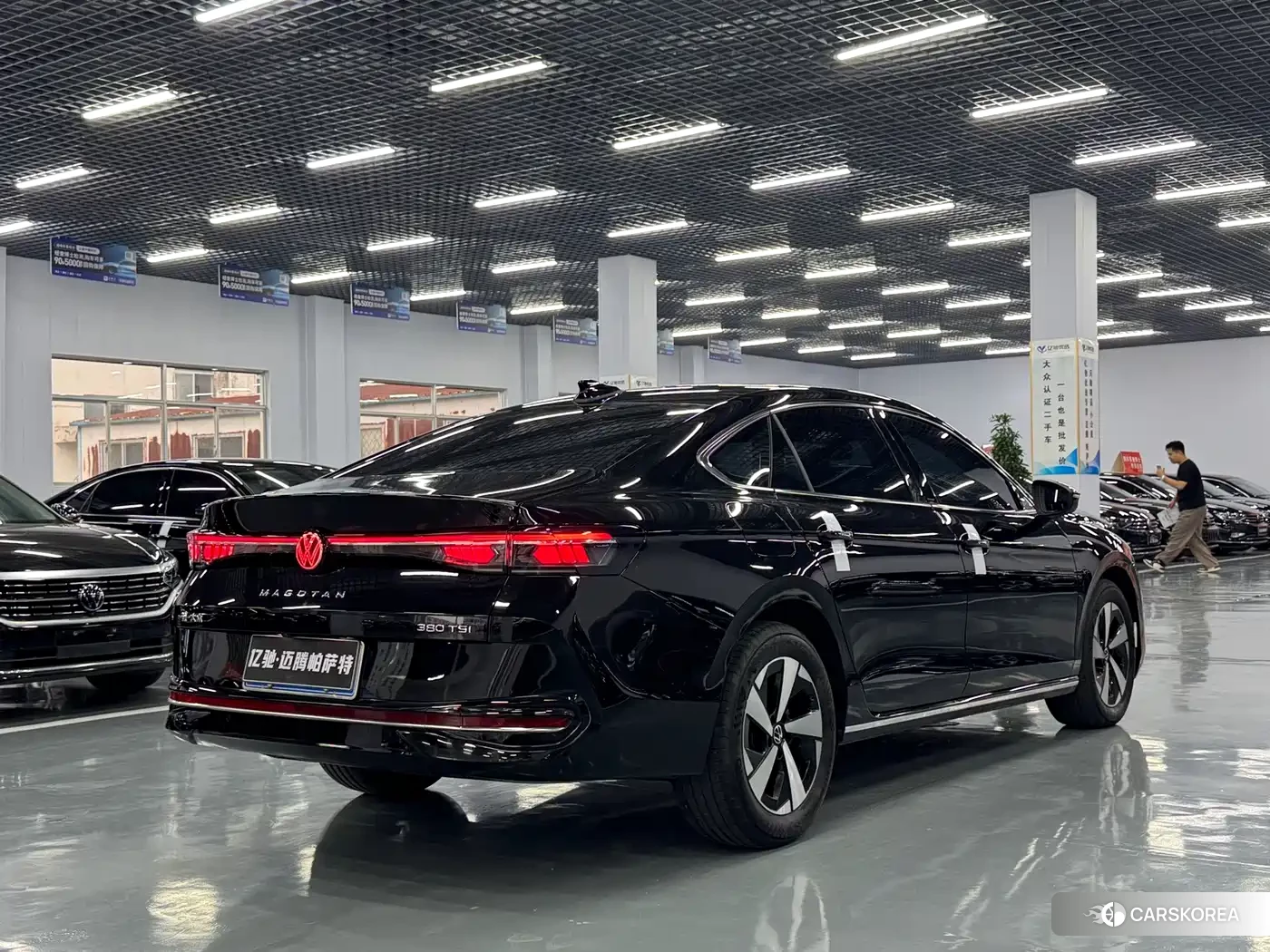 Volkswagen Magotan 2025 Черный из Китая, фото 4
