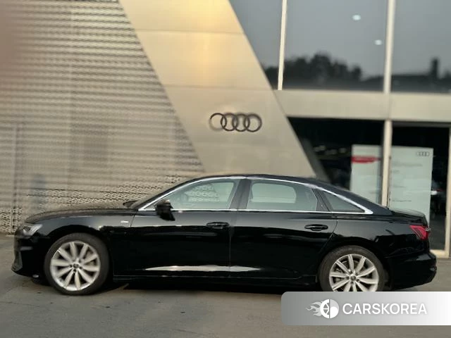 Audi A6L id 4272532 из Китая 9