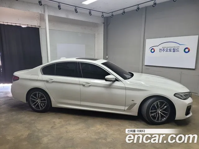 BMW 5 Series (G30) id 2847855 из Кореи 9