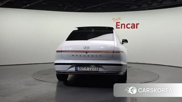 Hyundai Grandeur (GN7) id 3590803 из Кореи 14