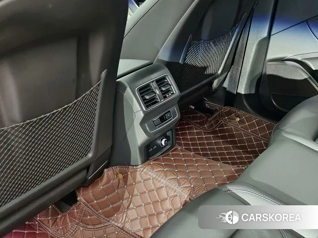 Audi Q5L 2023 Белый из Китая, фото 5
