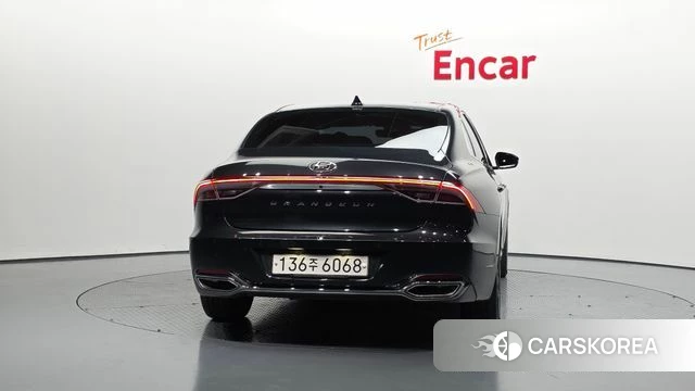 Hyundai The New Grandeur IG id 4224546 из Кореи 28