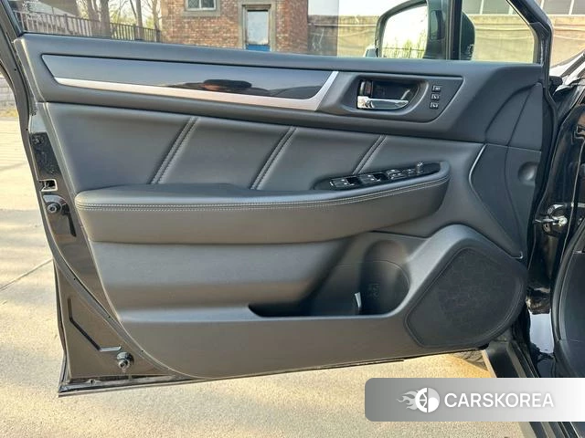 Subaru OUTBACK id 4208640 из Китая 22