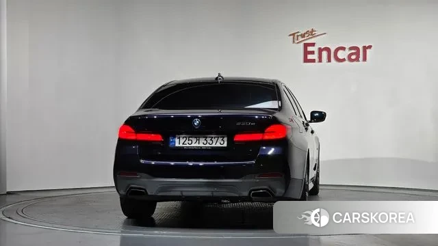 BMW 5 Series (G30) id 3735035 из Кореи 14