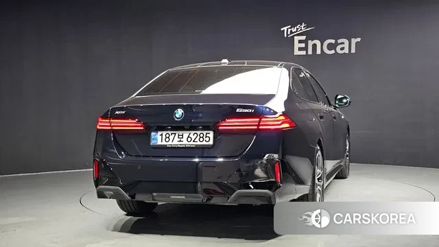 BMW 5 Series (G60) id 3512080 из Кореи 14