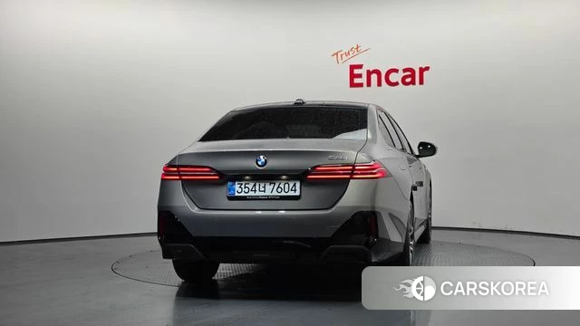 BMW 5 Series (G60) id 4279576 из Кореи 30
