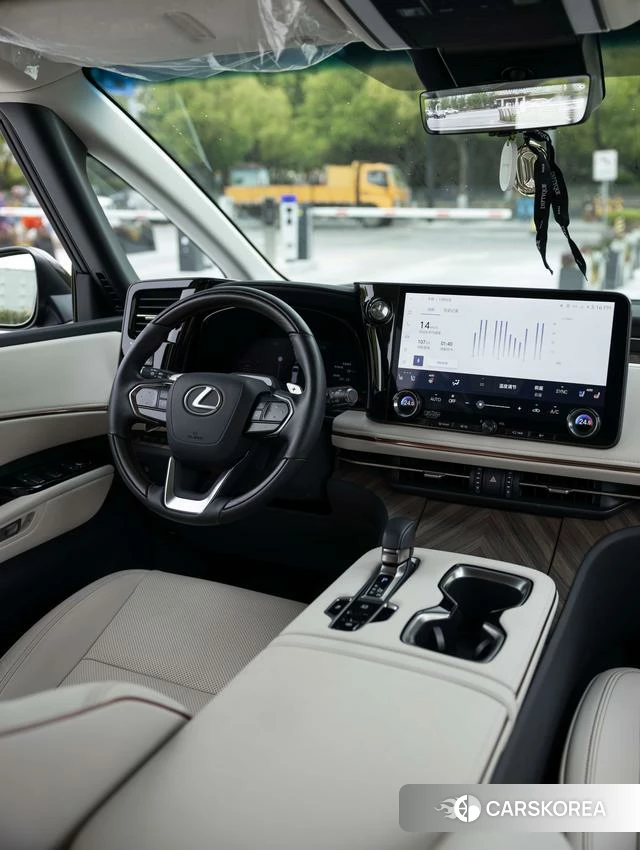 Lexus LM id 4300044 из Китая 21
