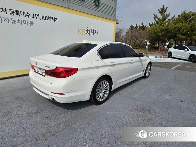 BMW 5 Series (G30) id 3807858 из Кореи 10