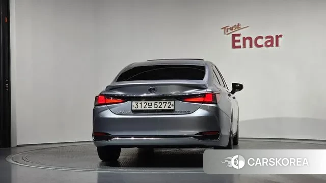 Lexus ES300h 7th generation id 3681047 из Кореи 14