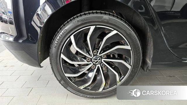 Volkswagen Golf 8th Generation id 3859461 из Кореи 14