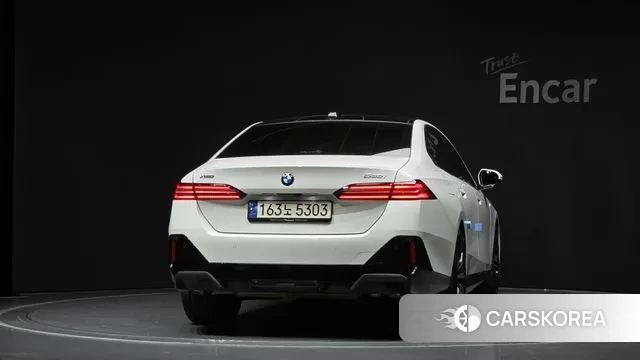 BMW 5 Series (G60) id 3002328 из Кореи 14