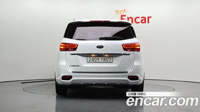 Kia The New Carnival id 2455438 из Кореи 14