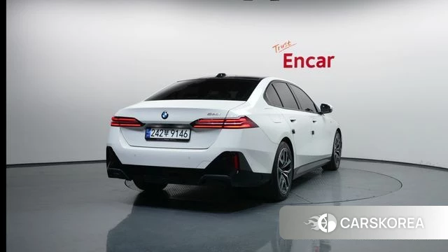 BMW 5 Series (G60) id 4201148 из Кореи 30