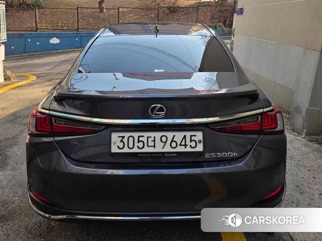 Lexus ES300h 7th generation 2023 Серый из Кореи, фото 5