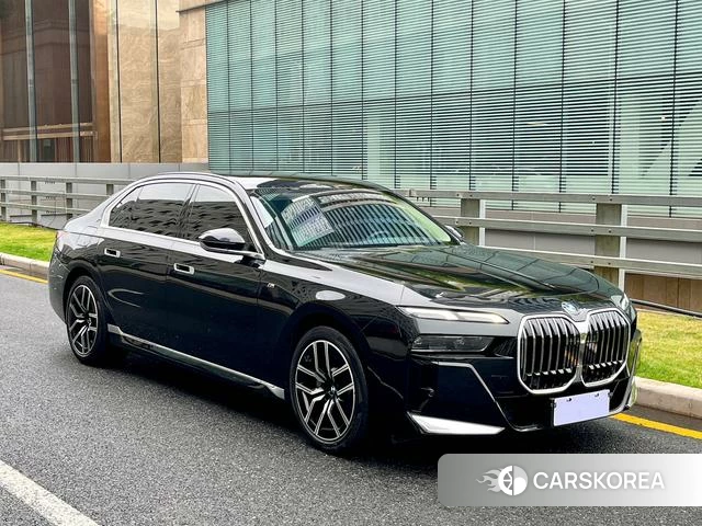 BMW 7 series 2023 Черный из Китая, фото 6