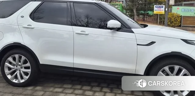 Land Rover Discovery 5 2022 Белый из Кореи, фото 4
