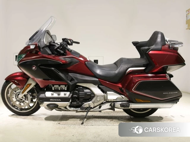 Проданный Honda GL1800 TOUR DCT 2018 из Японии