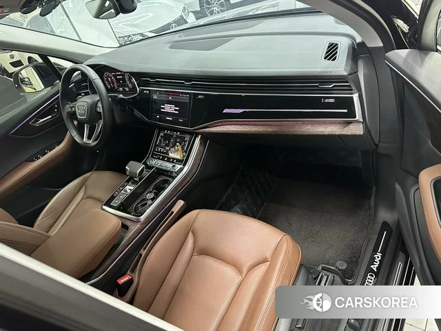 Audi Q7 2024 Черный из Китая, фото 4