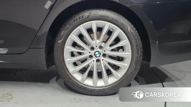 BMW 5 Series (G30) id 3722665 из Кореи 14