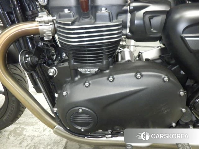 Engine photo