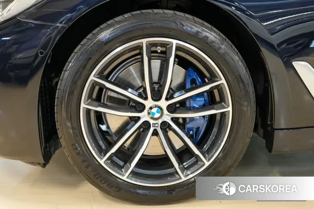 BMW 5 Series (G30) id 3717470 из Кореи 14