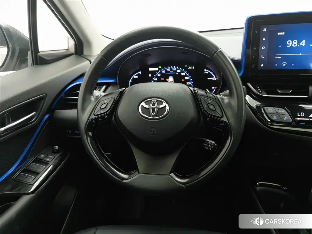 Toyota C-HR id 4570348 из Китая 18